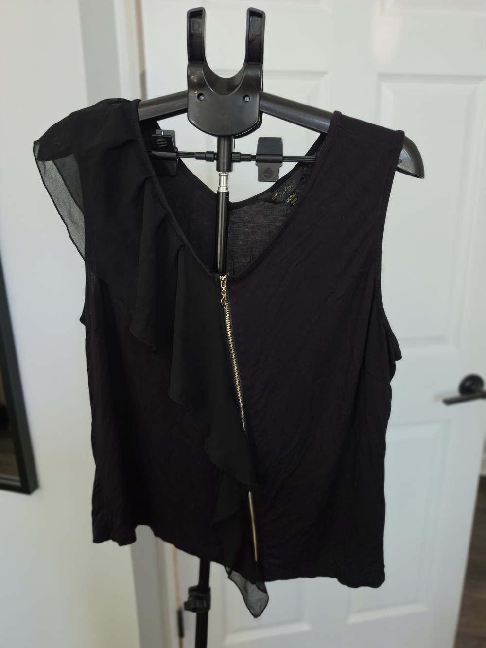 Thalia Sodi Black Ruffle Zip-Front Sleeveless Top